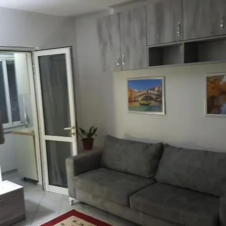 Peacefull Cozzy Studio Flat Apartmán *